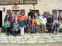 6°g - rif. città di Arona (mt.1771), foto di gruppo