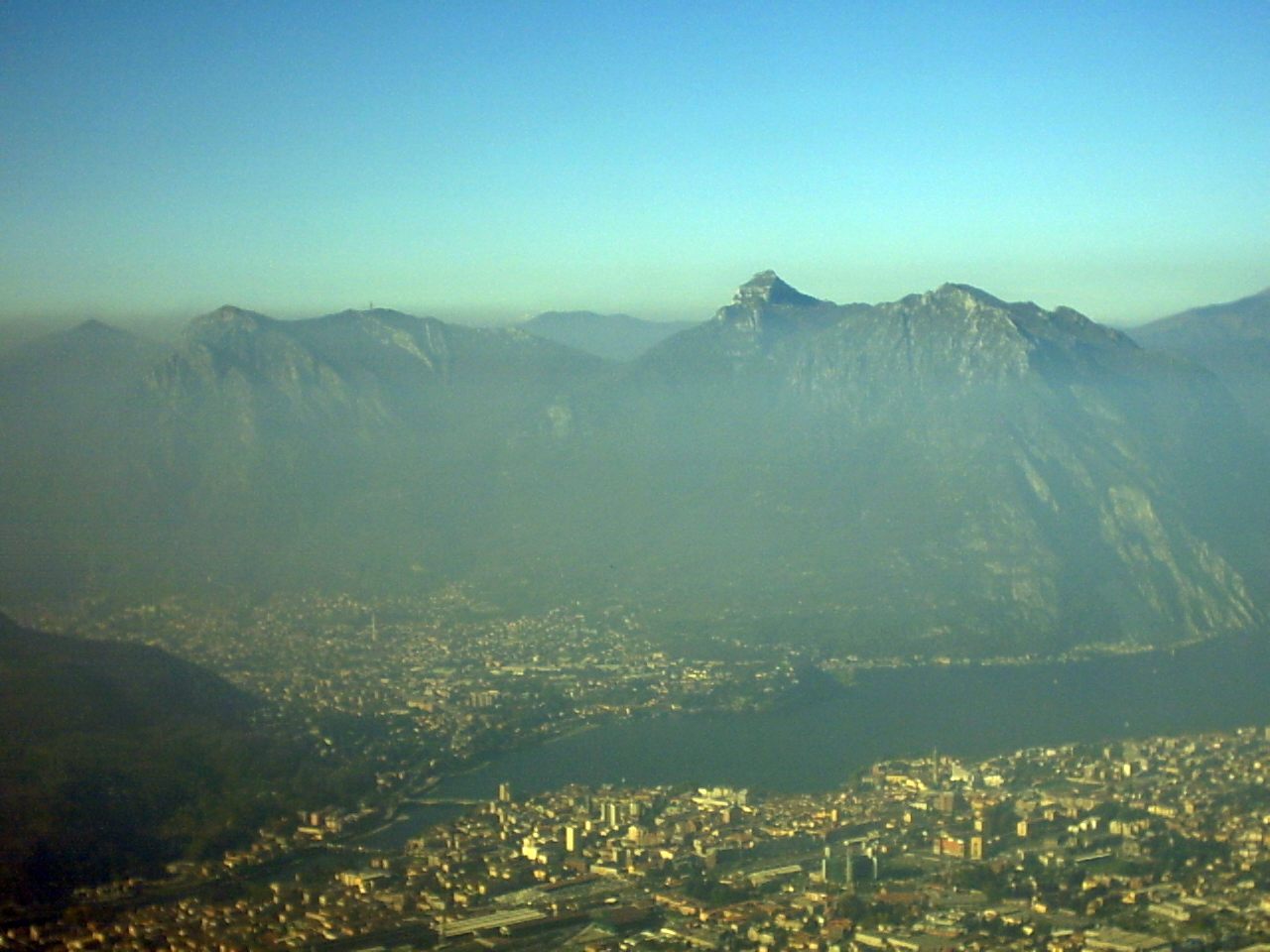 in basso la citt di Lecco