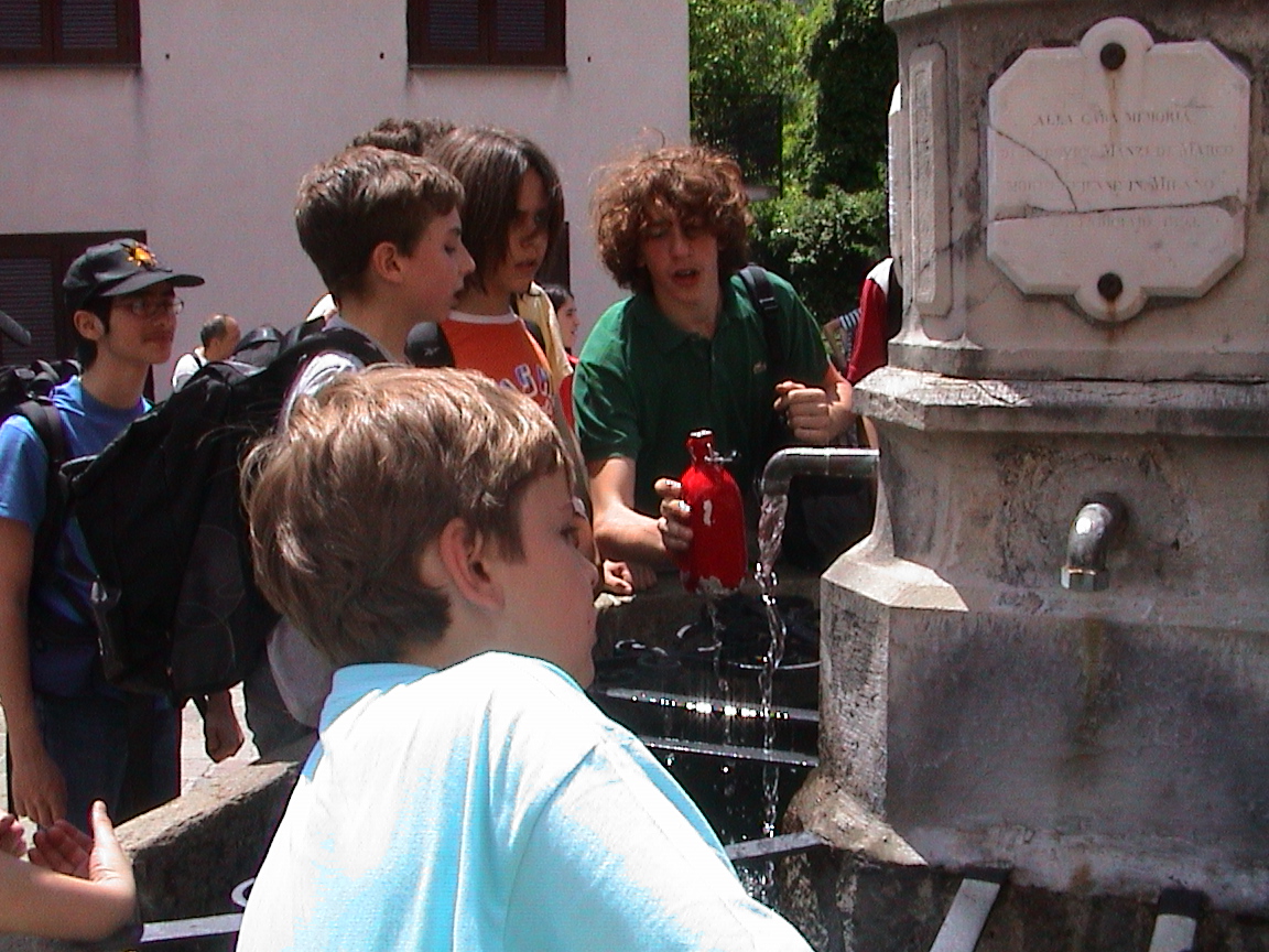 assetati alla fontana di Barna